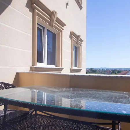 Princ Otel Golem (Tirana)