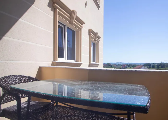 Princ Hotel Golem (Tirana)